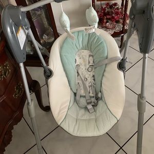 Baby Graco Slim Swing
